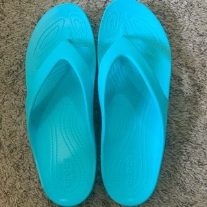 NWOT croc flip flops